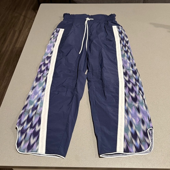 NWOT Free People Movement Champ Is Here Printed Pants - Picture 6 of 9